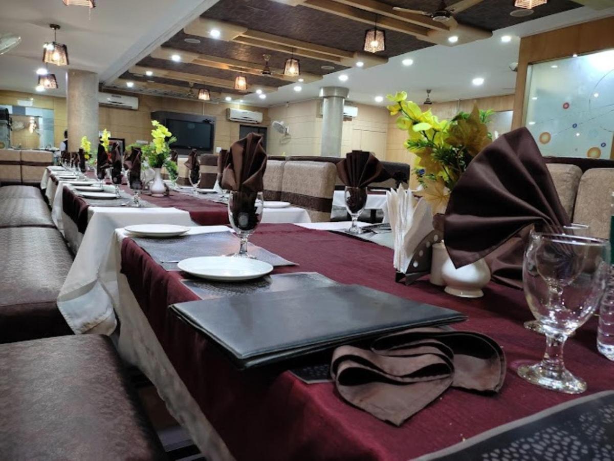 Hotel Vinayak Palace Bilāspur Buitenkant foto