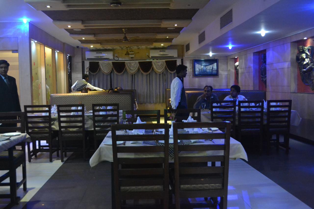 Hotel Vinayak Palace Bilāspur Buitenkant foto
